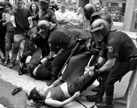 Desahucio de una familia en Oviedo. Fuente: Javier Bauluz/Periodismo Humano
