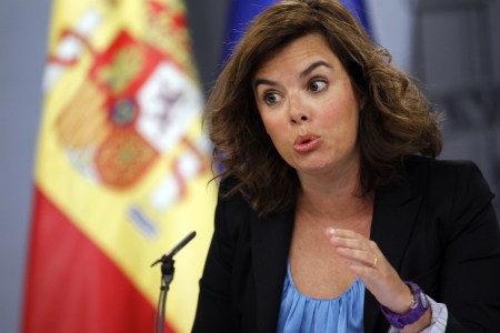 20120912103859-saenz-santamaria-conviene-equivocarse-pais-cinco-millones-parados