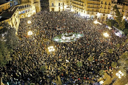 Manifestación en el centro de Valencia por la radiotelevisión pública. Foto: El Mundo