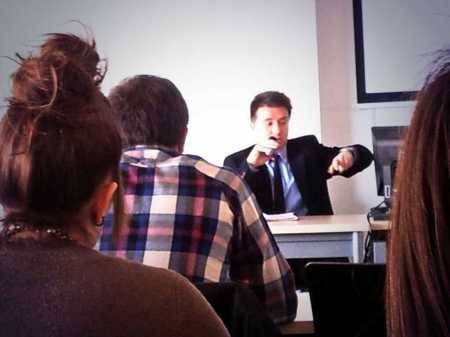 Frederic Ferri interviene durante la charla sobre RTVV en la UCLM. Foto: Beni Díaz