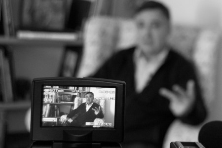 Gervasio Sánchez durante la entrevista. Foto: Ángel Marzal 